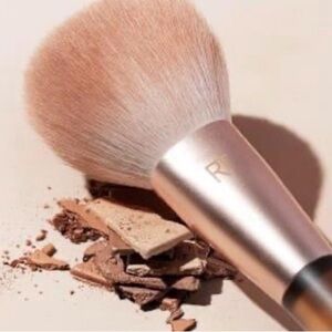 Real Techniques New Nudes Hazy Finish Powder Brush - Rose Gold Makeup Brush